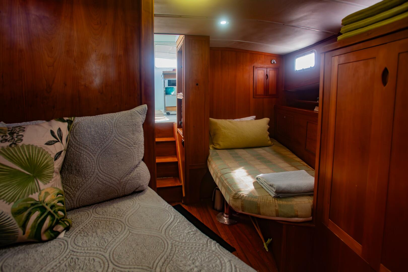 Slide: The Image of 40' Wayne Beal Downeast Cruiser 2002 - Cummins 540 HP For Sale - 5481803