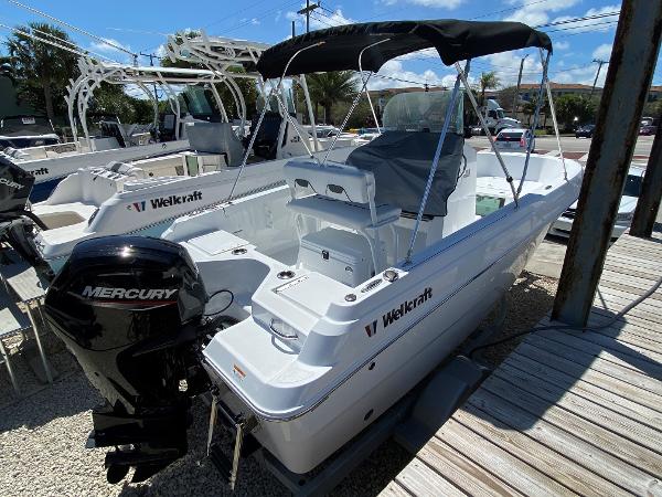 Slide: The Image of Wellcraft 182 Fisherman 2020 - 11