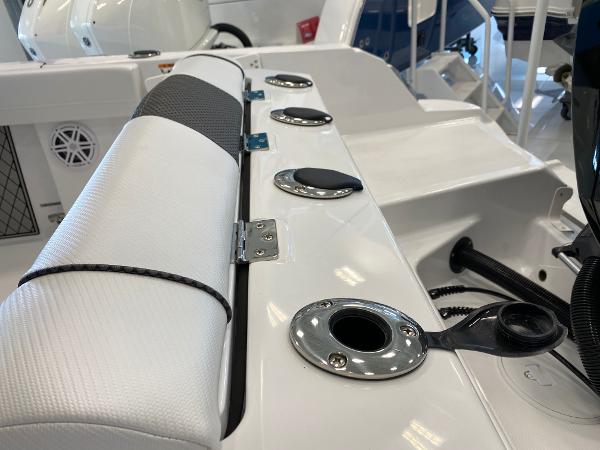 Slide: The Image of Wellcraft 222 Fisherman 2020 - 10