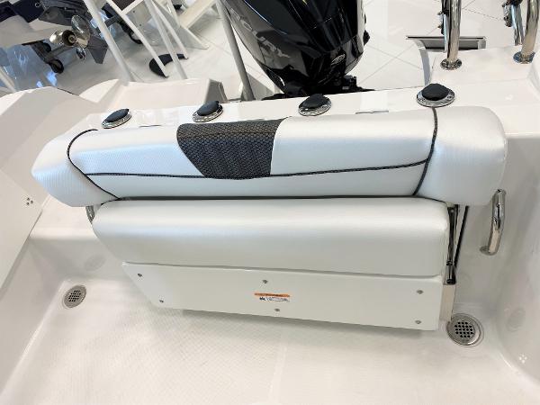 Slide: The Image of Wellcraft 222 Fisherman 2020 - 11