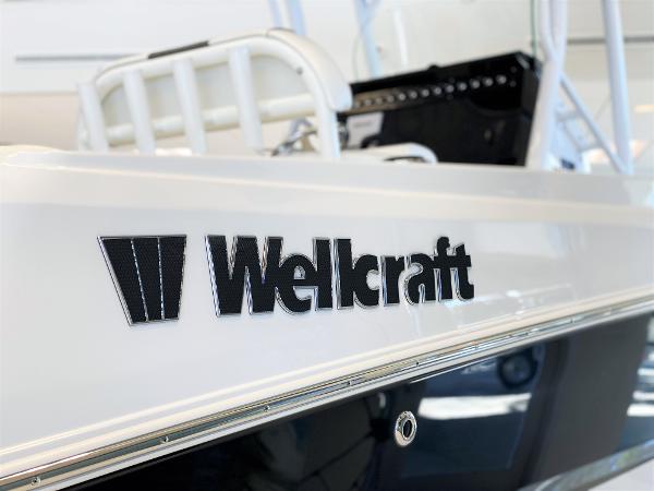 Slide: The Image of Wellcraft 222 Fisherman 2022 - 1