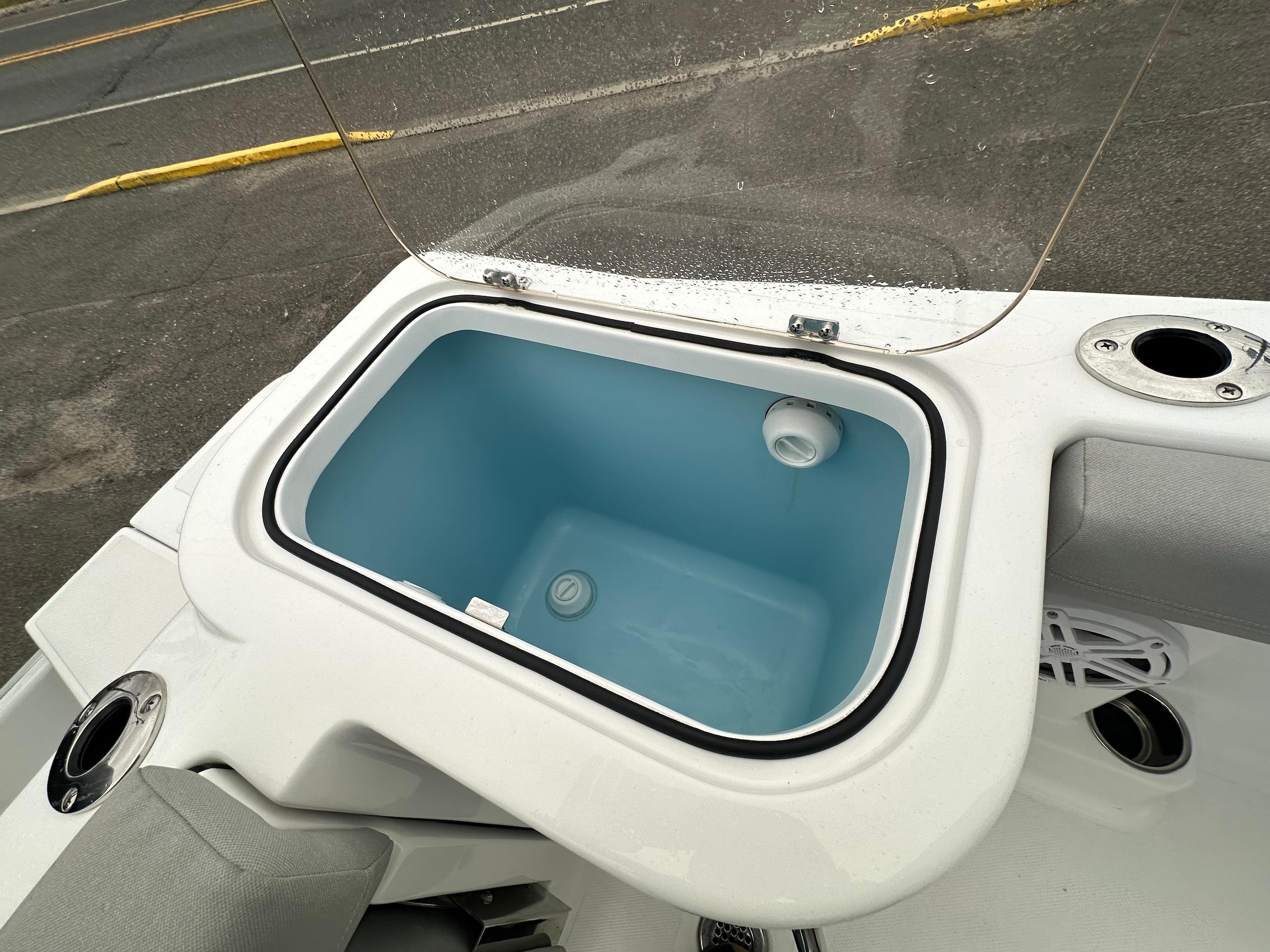 Slide: The Image of 2024 Wellcraft 243 Fisherman livewell with open lid. - 13
