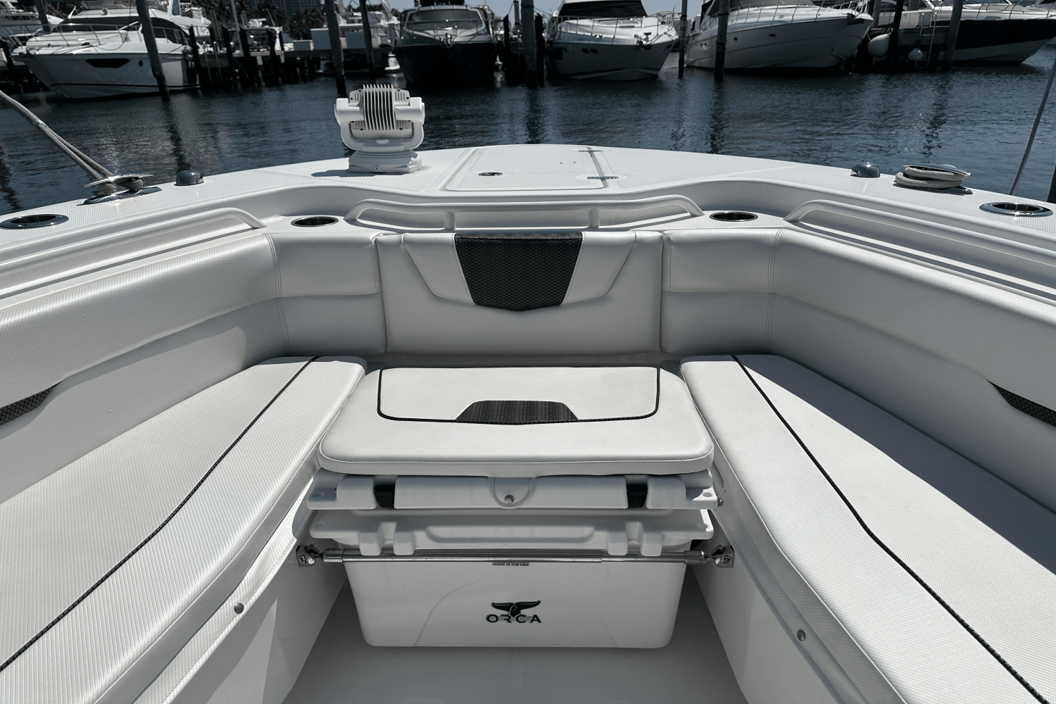 Slide: The Image of Wellcraft 302 2023 - 14