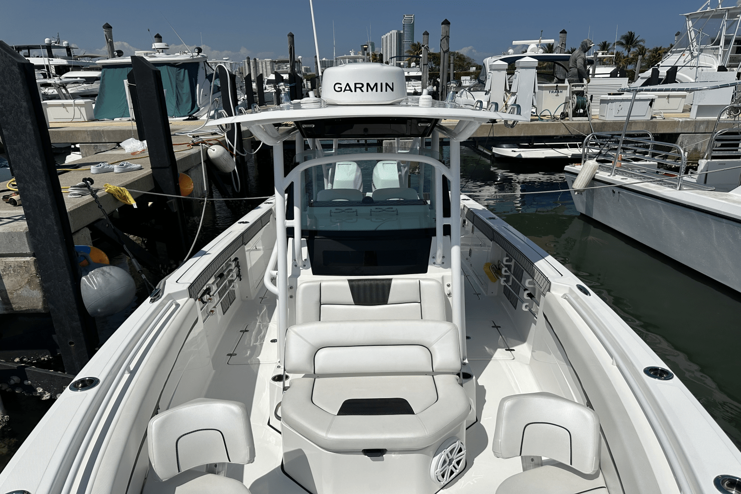 Slide: The Image of Wellcraft 302 2023 - 17