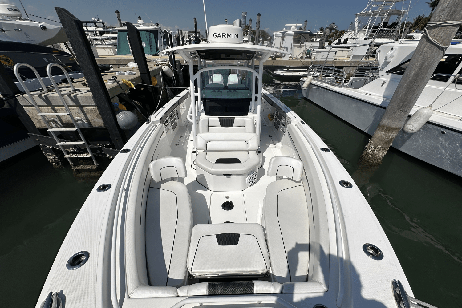 Slide: The Image of Wellcraft 302 2023 - 18