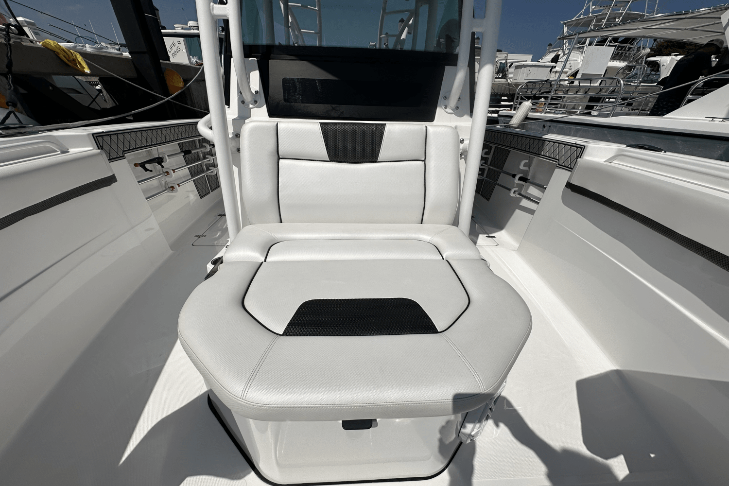 Slide: The Image of Wellcraft 302 2023 - 20