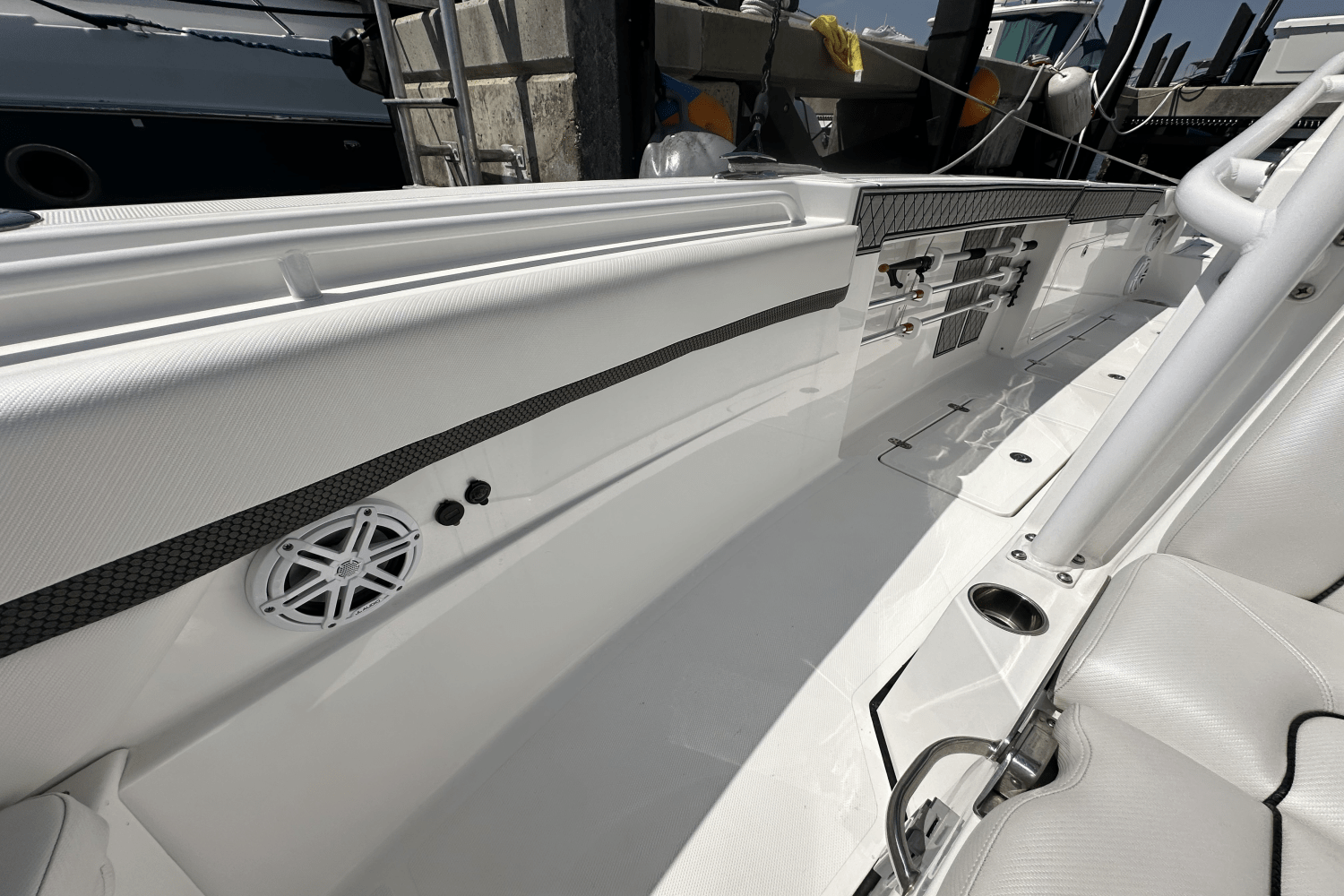 Slide: The Image of Wellcraft 302 2023 - 21