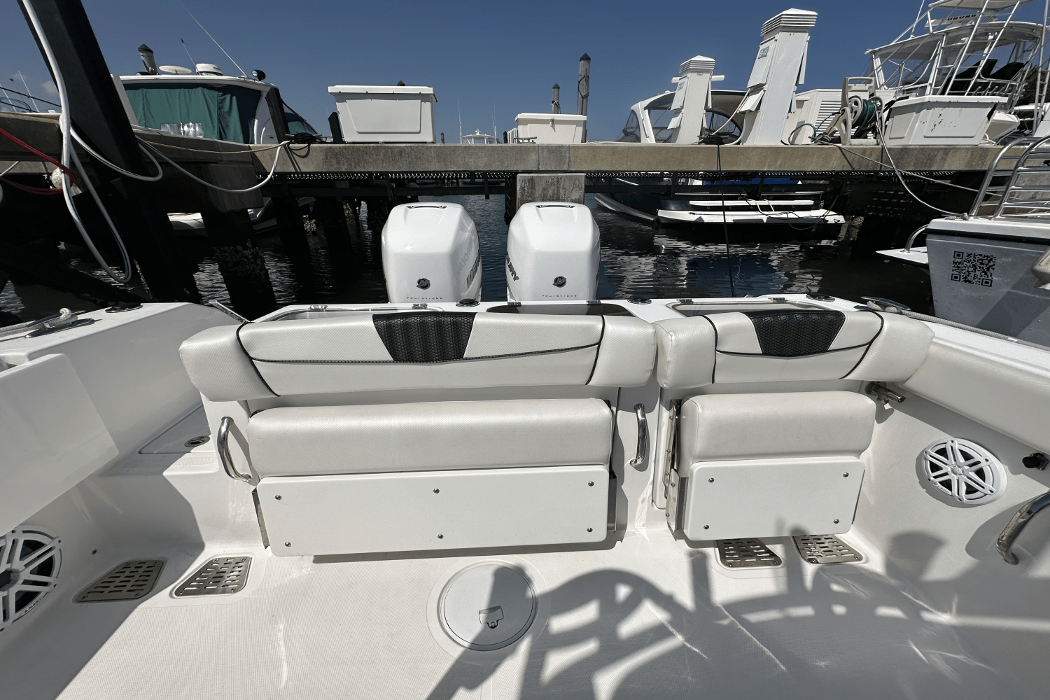 Slide: The Image of Wellcraft 302 2023 - 24