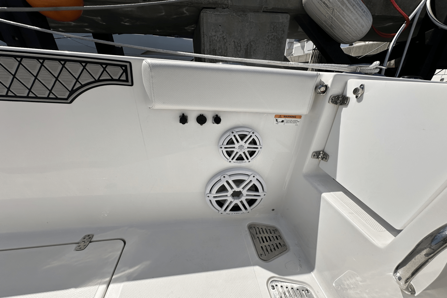 Slide: The Image of Wellcraft 302 2023 - 29