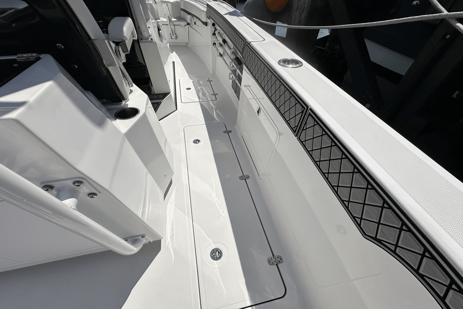 Slide: The Image of Wellcraft 302 2023 - 38