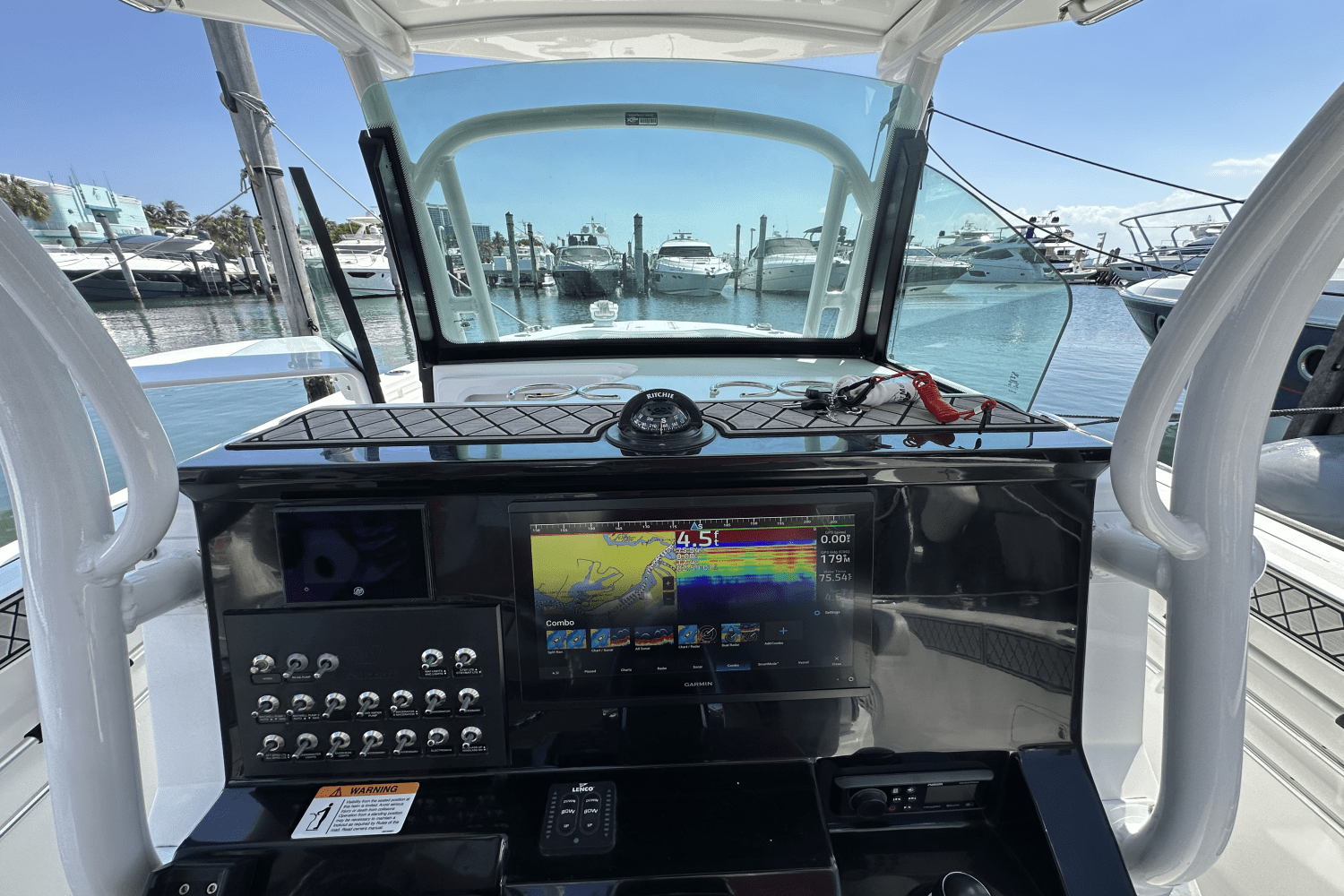 Slide: The Image of Wellcraft 302 2023 - 41