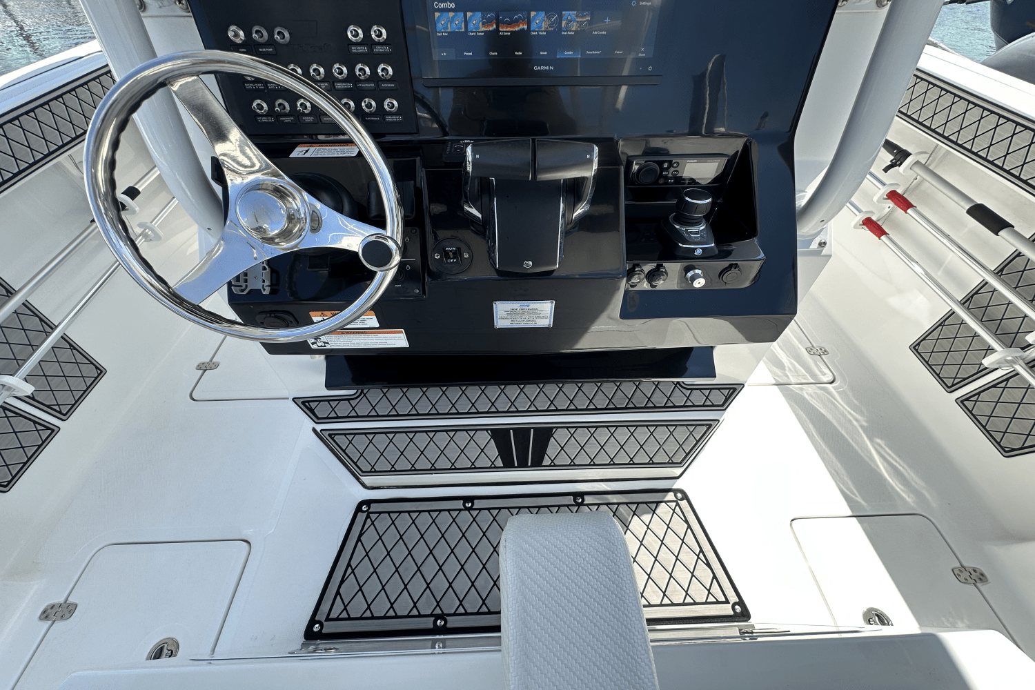 Slide: The Image of Wellcraft 302 2023 - 43