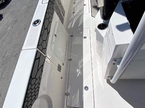 Slide: The Image of Wellcraft 302 Fisherman 2019 - 11