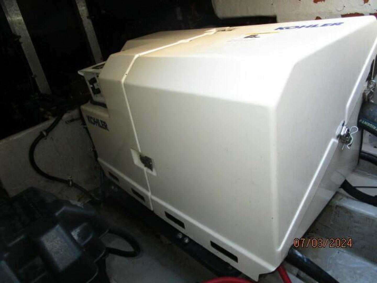 Slide: The Image of 33' Wellcraft generator soundbox - 4494736