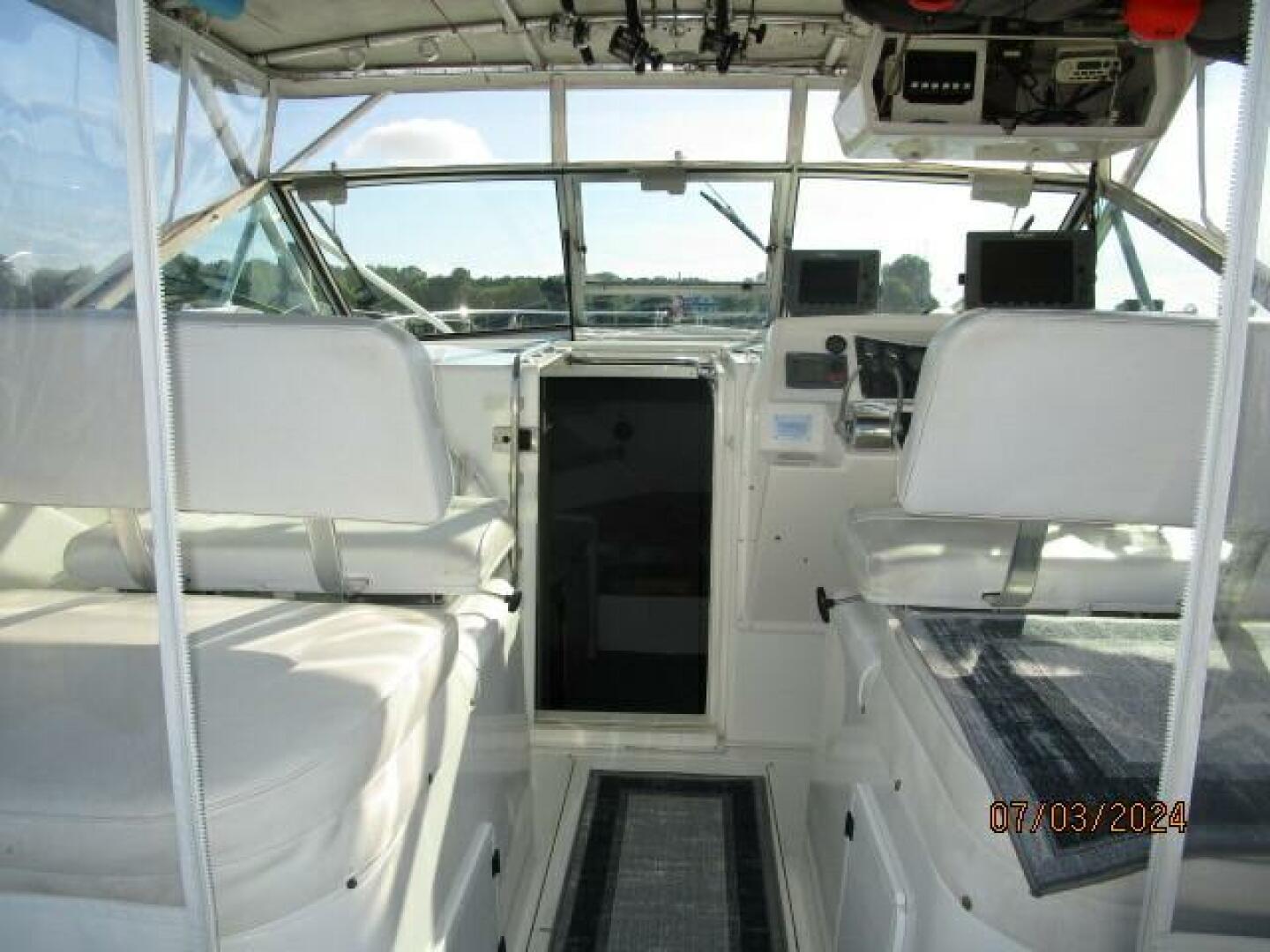 Slide: The Image of 33' Wellcraft helm forward1 - 4494745