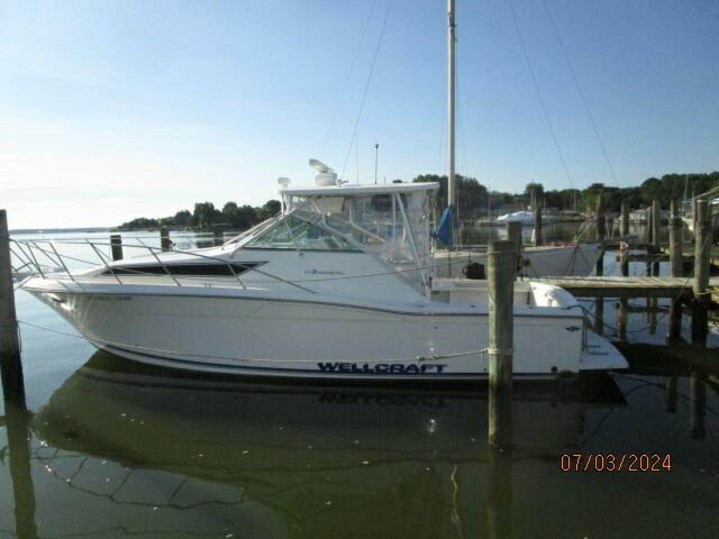 Slide: The Image of 33' Wellcraft port profile2 - 4494759