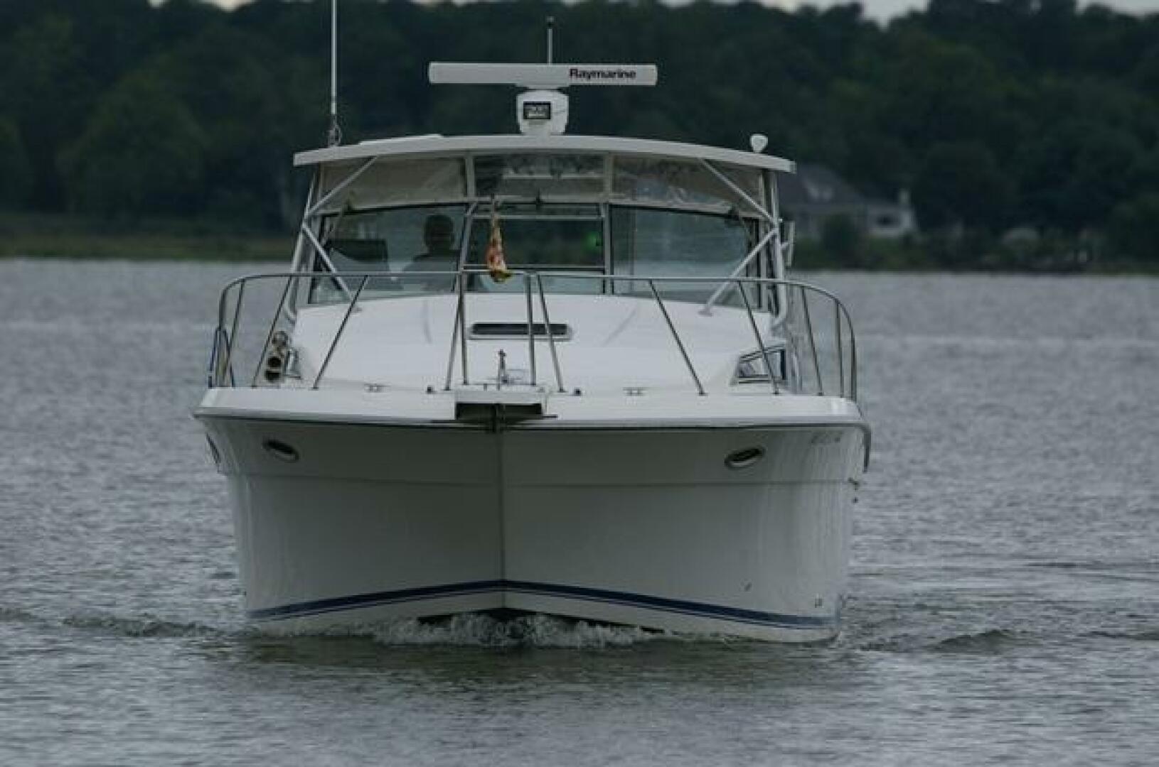Slide: The Image of 33' Wellcraft forward profile - 4494812