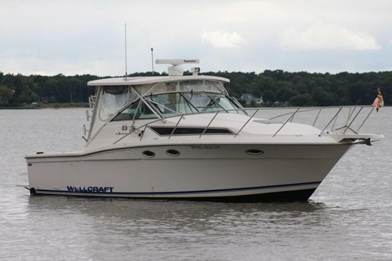 Slide: The Image of 33' Wellcraft starboard forward profile1 - 4494824