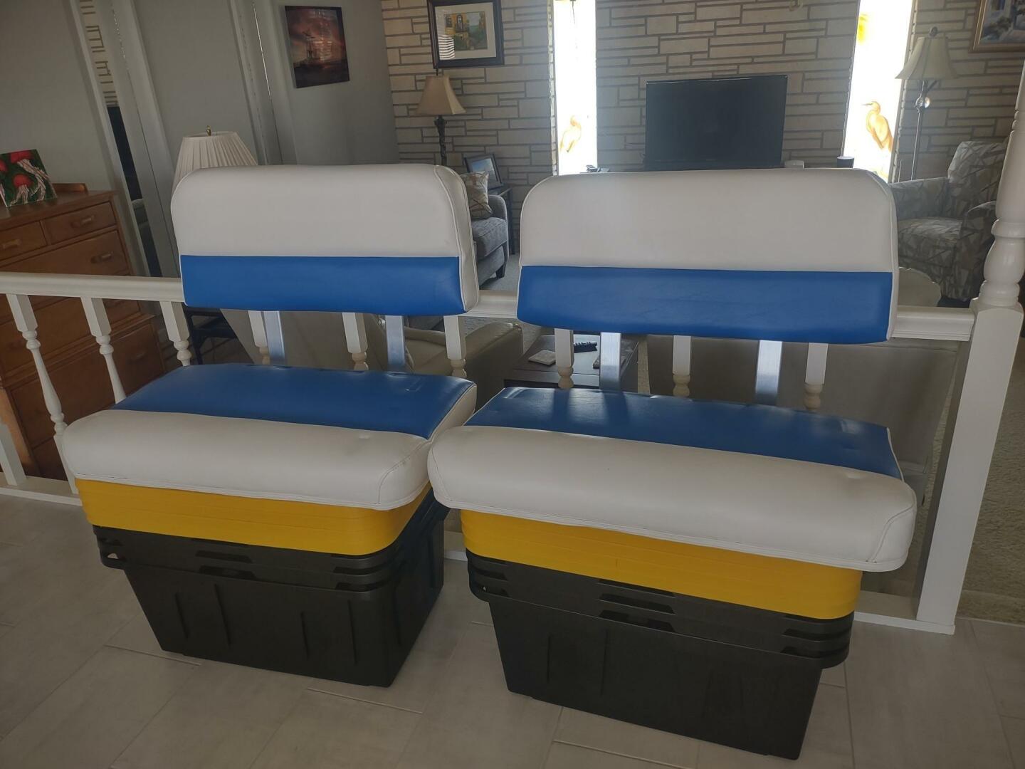 Slide: The Image of 33' Wellcraft new cushions - 5047385