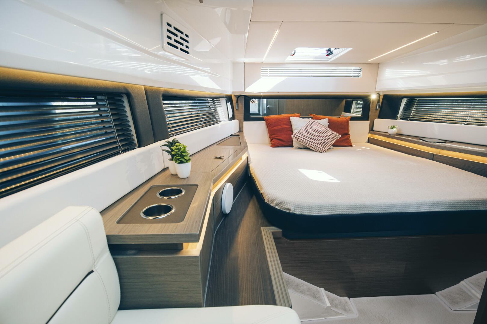 Slide: The Image of Wellcraft 38 Explorer 2025 - 4577656