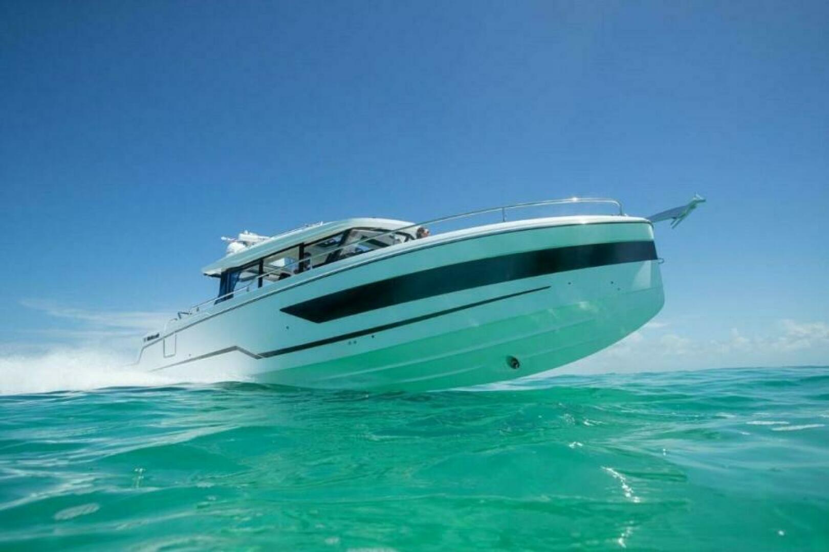 Slide: The Image of Wellcraft 38 Explorer 2025 - 5164989