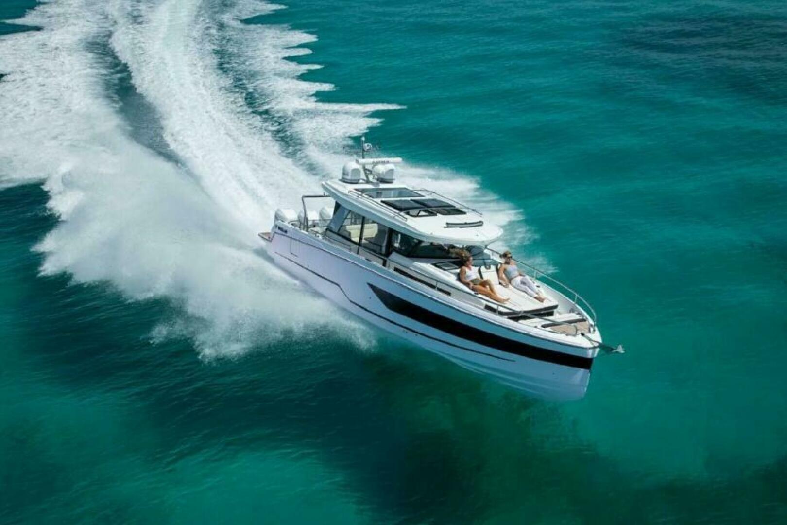 Slide: The Image of Wellcraft 38 Explorer 2025 - 5164991