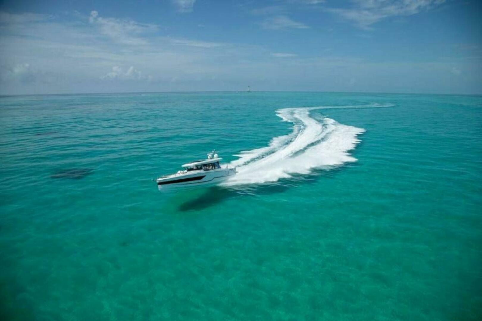 Slide: The Image of Wellcraft 38 Explorer 2025 - 5164992
