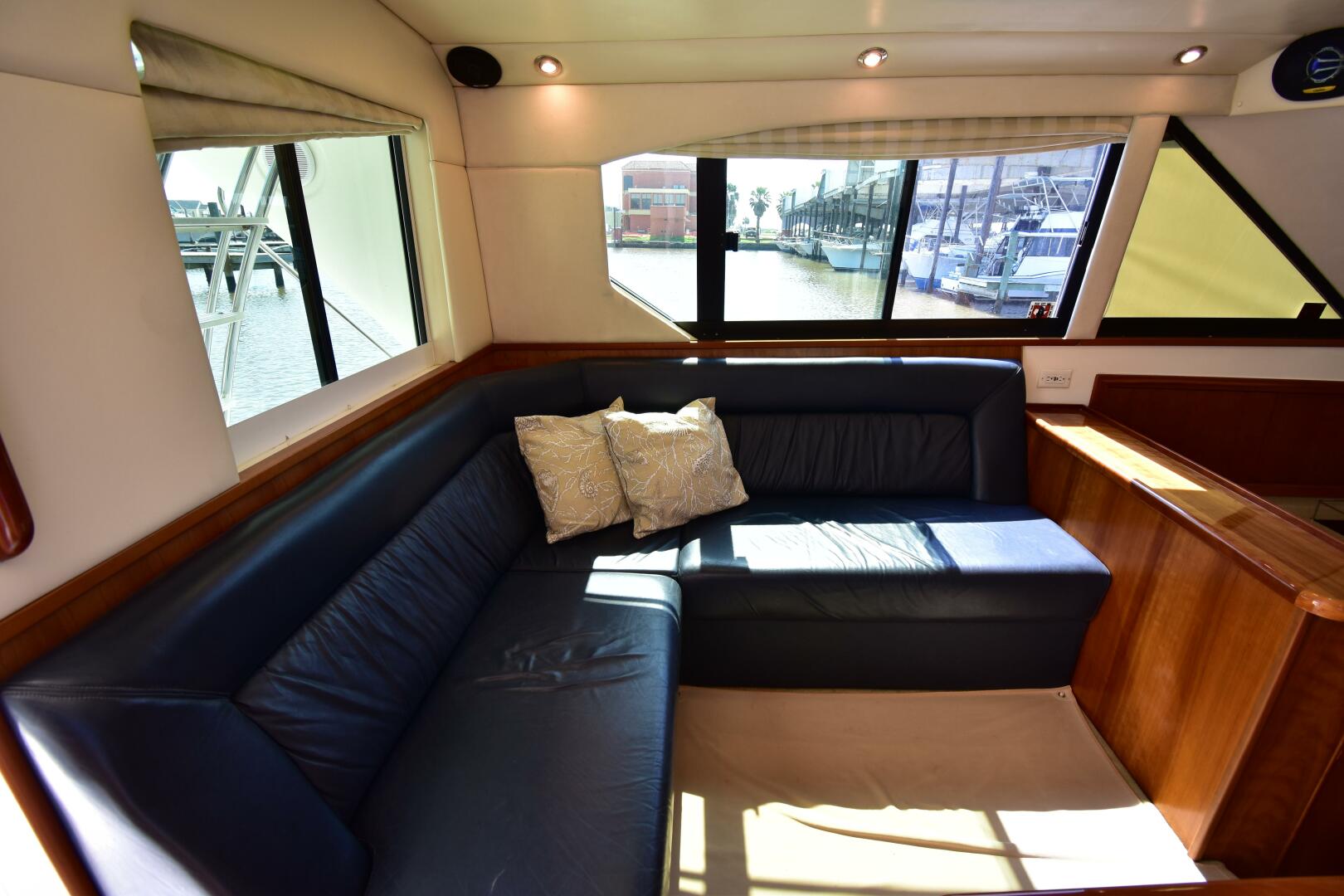 Slide: The Image of 2003 Riviera 40 Coastal - 4254980