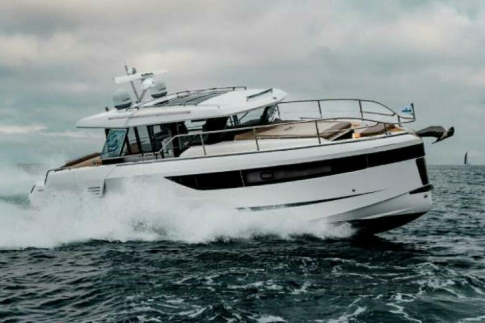 Slide: The Image of Wellcraft 44 Explorer 2025 - 4746117