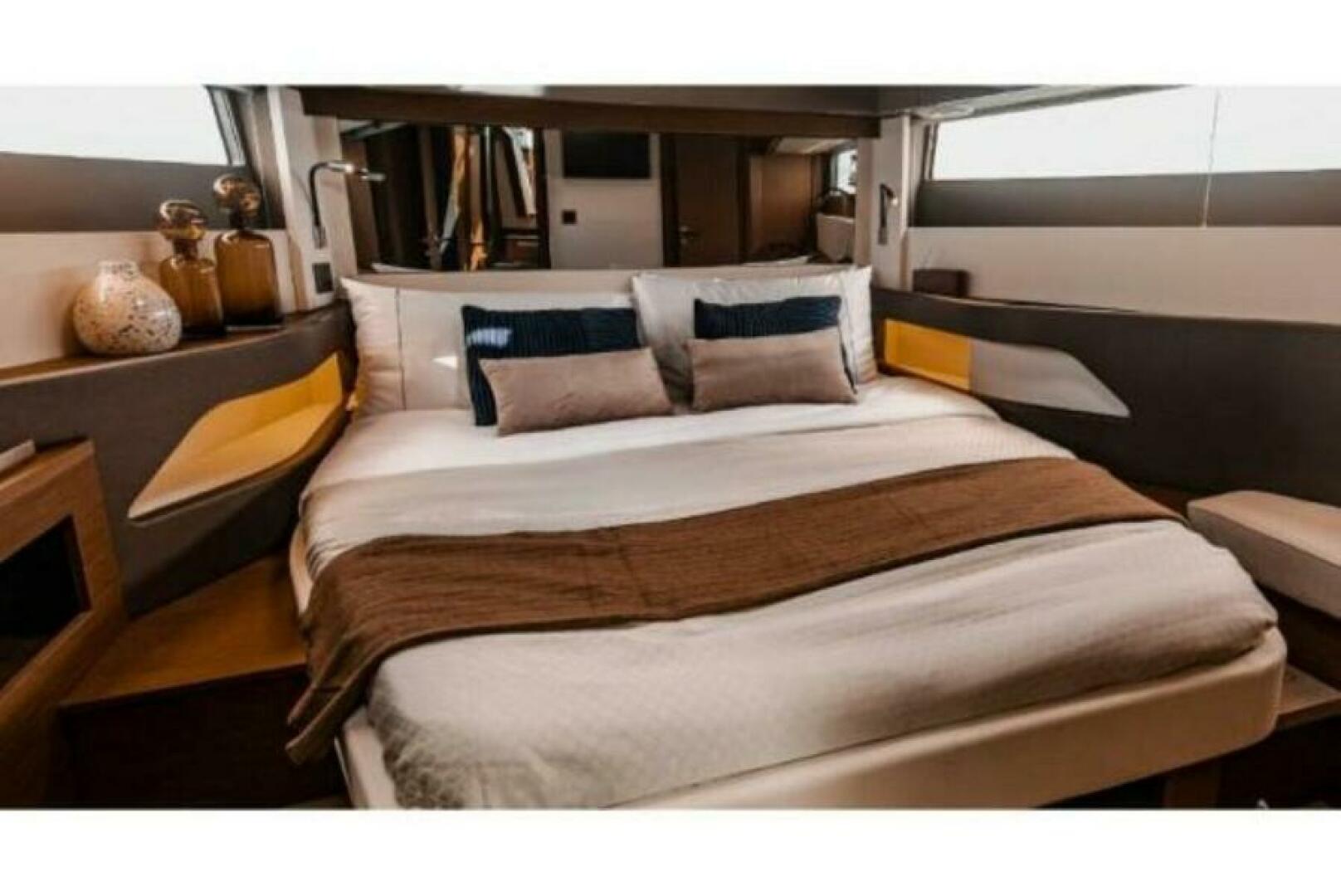 Slide: The Image of Wellcraft 44 Explorer 2025 - 4746120