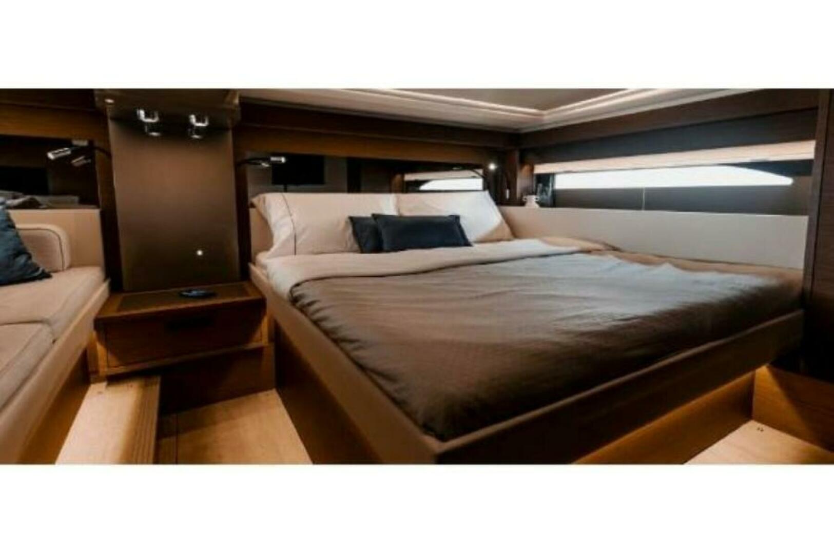 Slide: The Image of Wellcraft 44 Explorer 2025 - 4746121