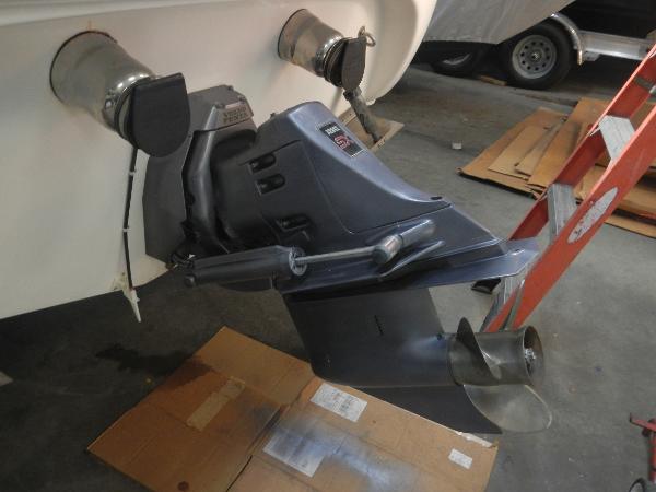 Slide: The Image of Wellcraft EXCALIBUR 2000 - 16