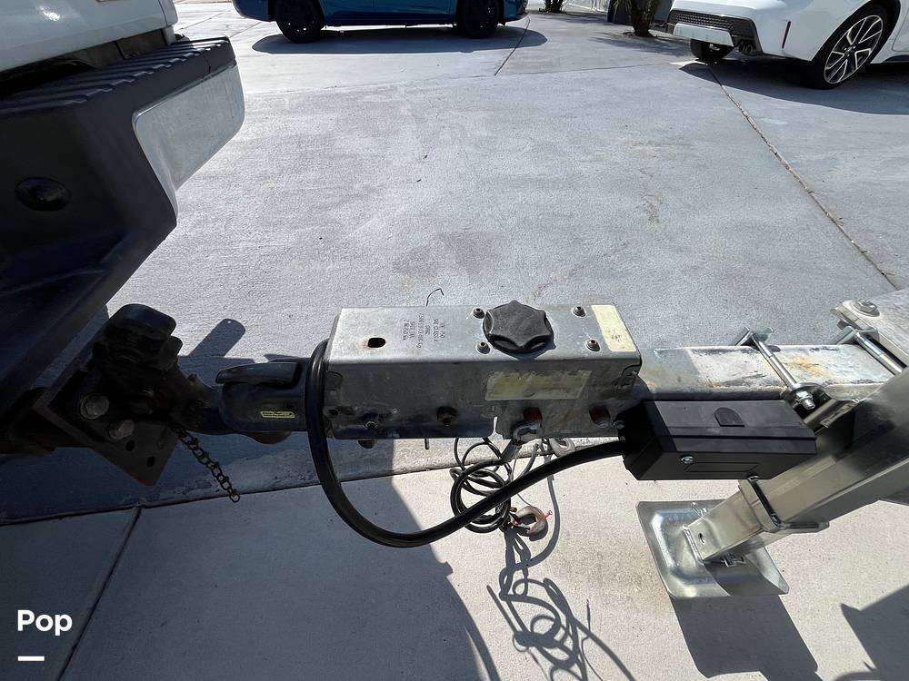 Slide: The Image of Wellcraft Fisherman 250 2004 - 15878559