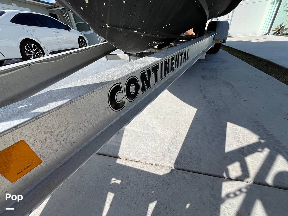 Slide: The Image of Wellcraft Fisherman 250 2004 - 15878561