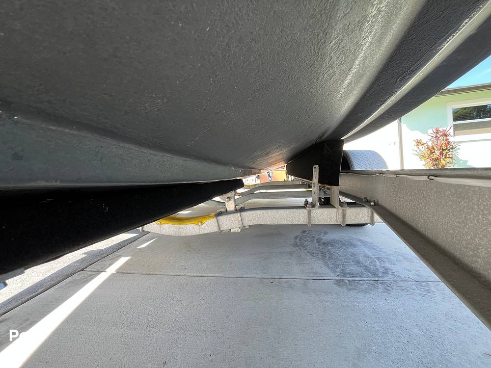 Slide: The Image of Wellcraft Fisherman 250 2004 - 15878563