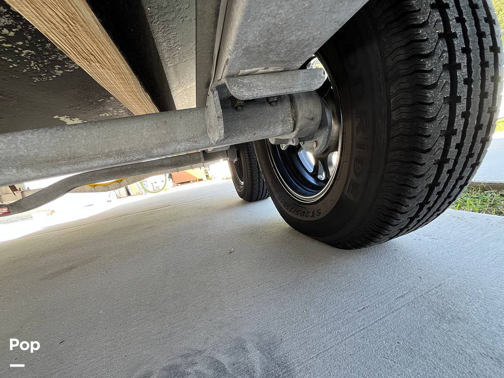 Slide: The Image of Wellcraft Fisherman 250 2004 - 15878566