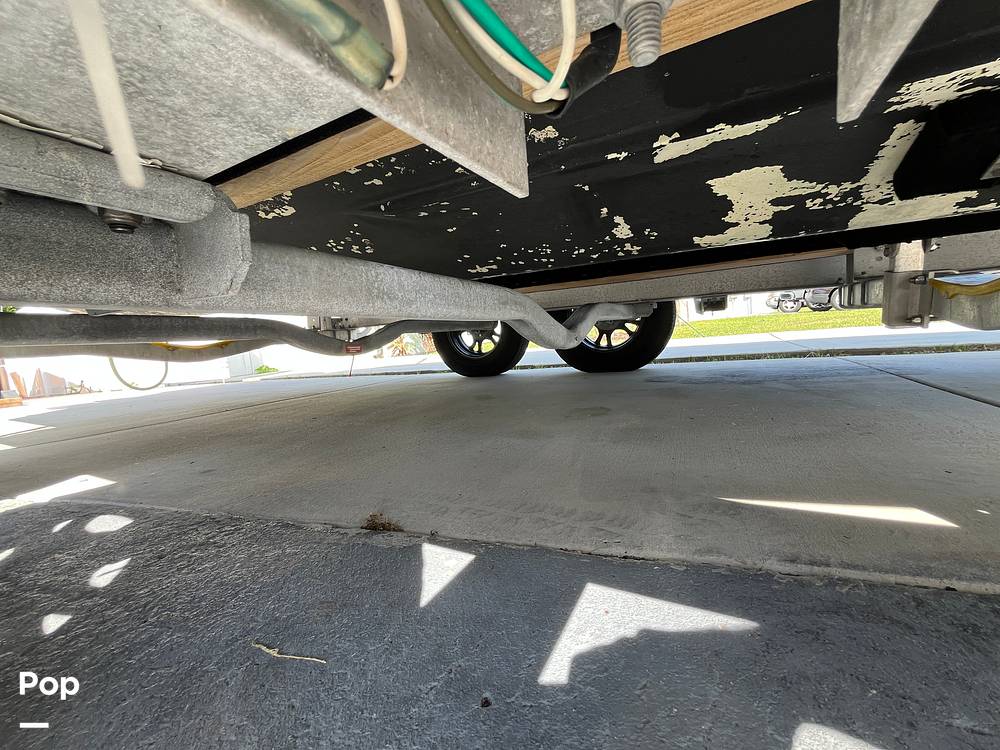 Slide: The Image of Wellcraft Fisherman 250 2004 - 15878572