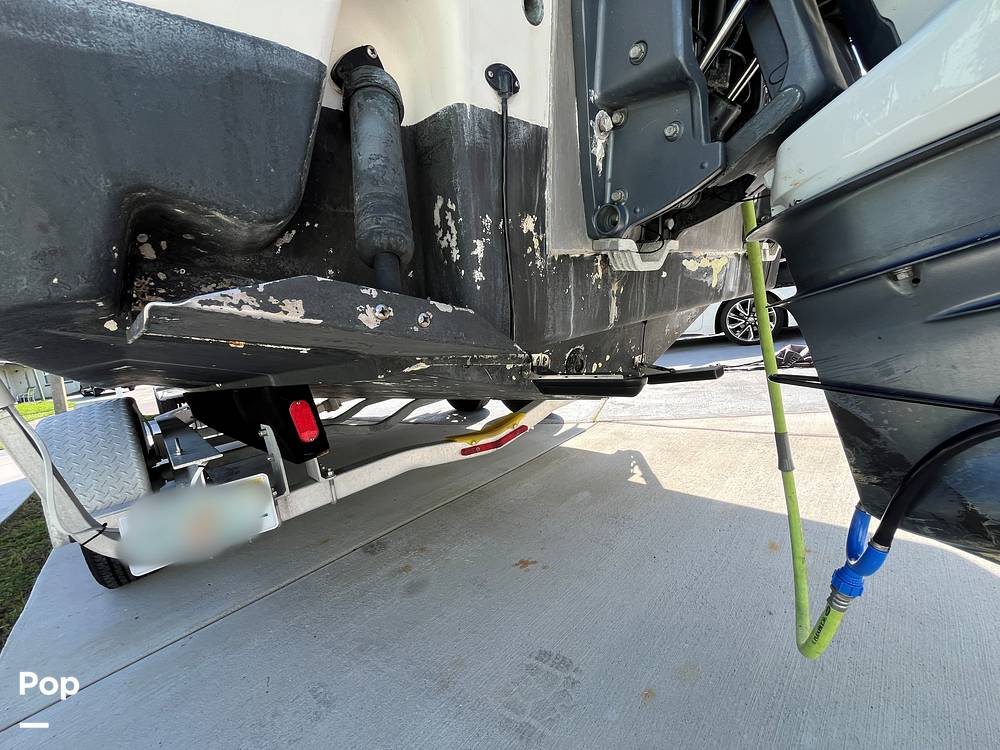 Slide: The Image of Wellcraft Fisherman 250 2004 - 15878575