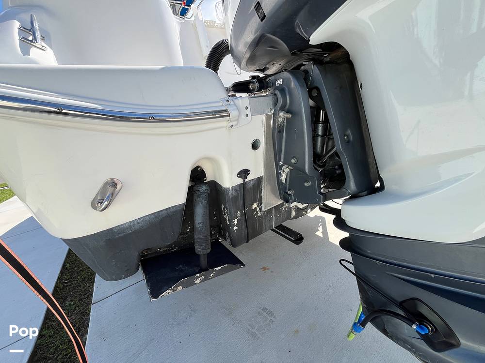 Slide: The Image of Wellcraft Fisherman 250 2004 - 15878577