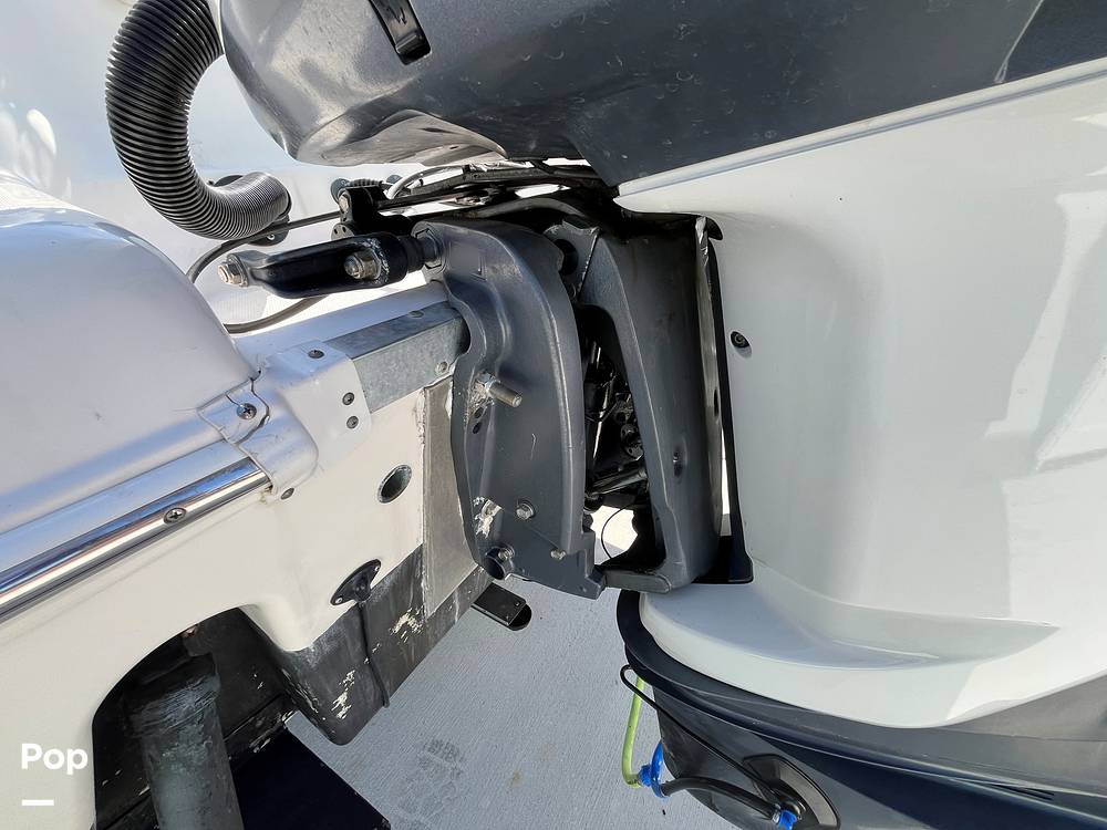 Slide: The Image of Wellcraft Fisherman 250 2004 - 15878578