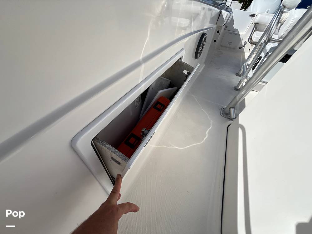 Slide: The Image of Wellcraft Fisherman 250 2004 - 15878601