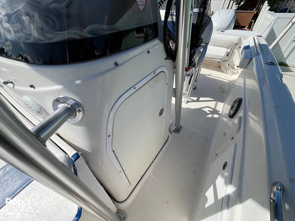 Slide: The Image of Wellcraft Fisherman 250 2004 - 15878603