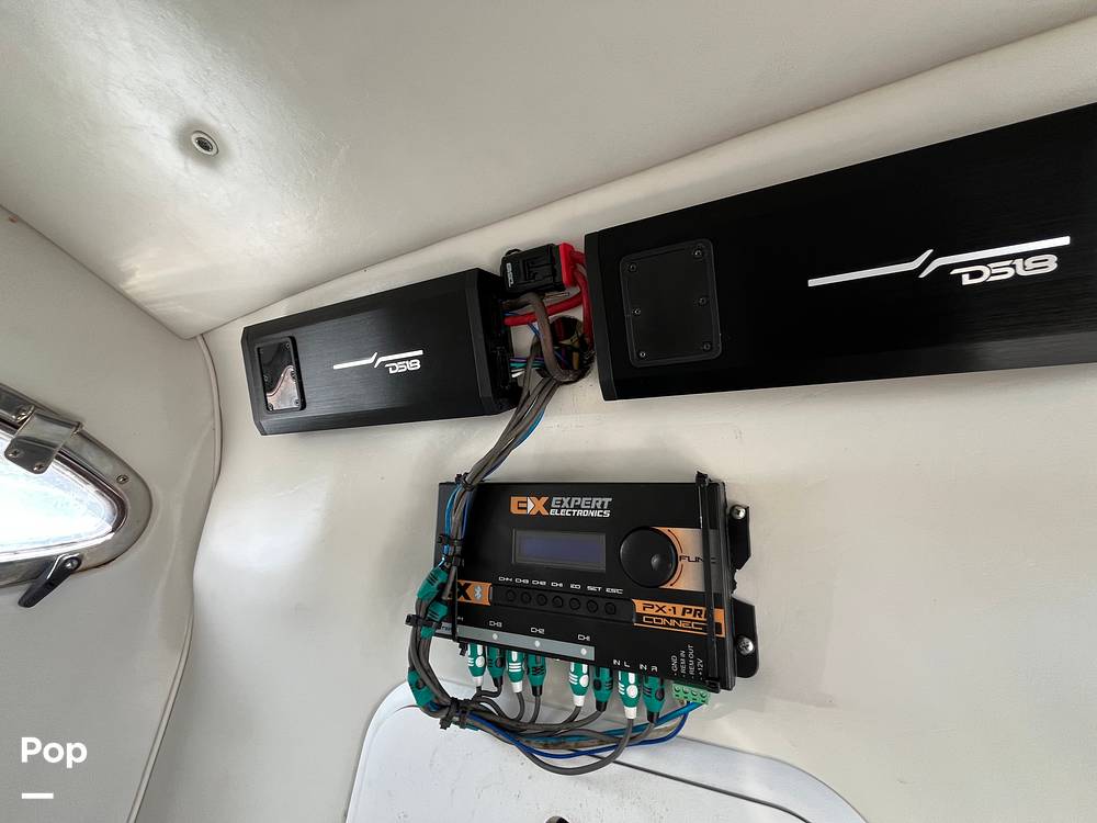 Slide: The Image of Wellcraft Fisherman 250 2004 - 15878607