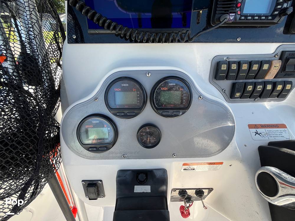 Slide: The Image of Wellcraft Fisherman 250 2004 - 15878615