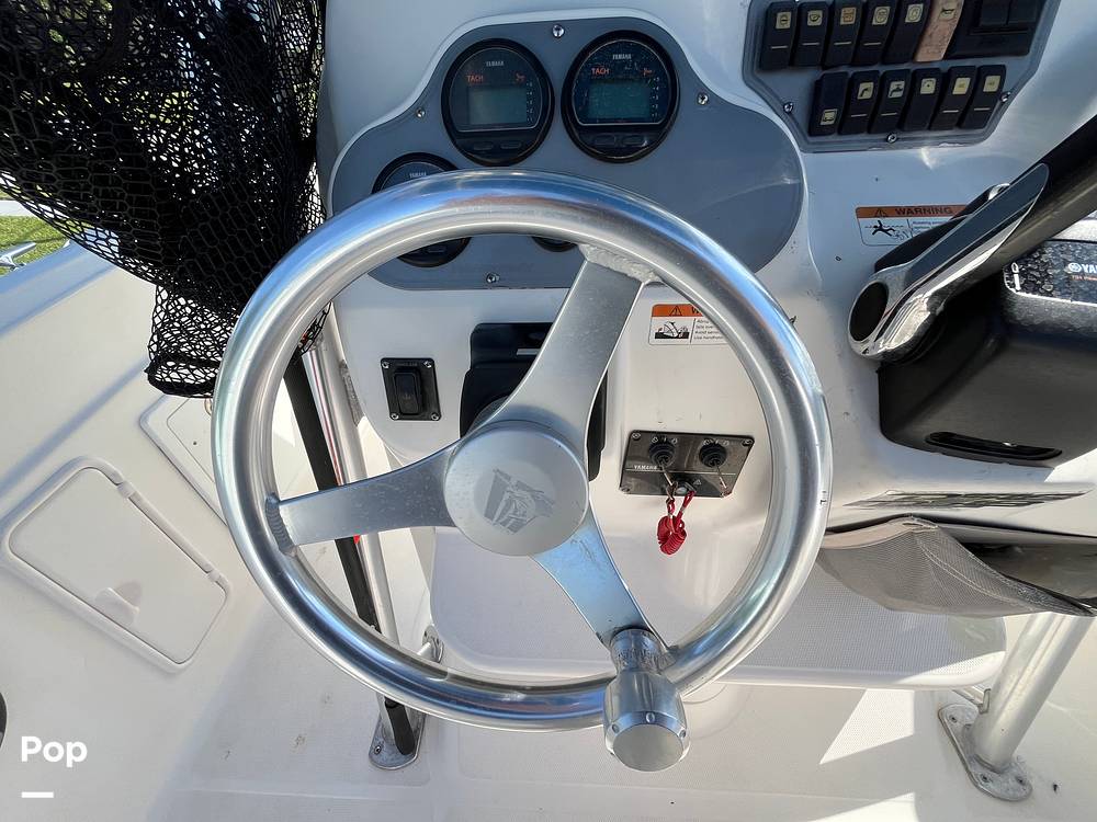 Slide: The Image of Wellcraft Fisherman 250 2004 - 15878616