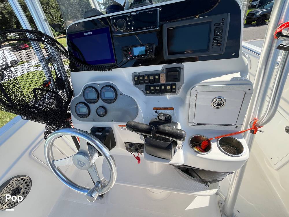 Slide: The Image of Wellcraft Fisherman 250 2004 - 15878617