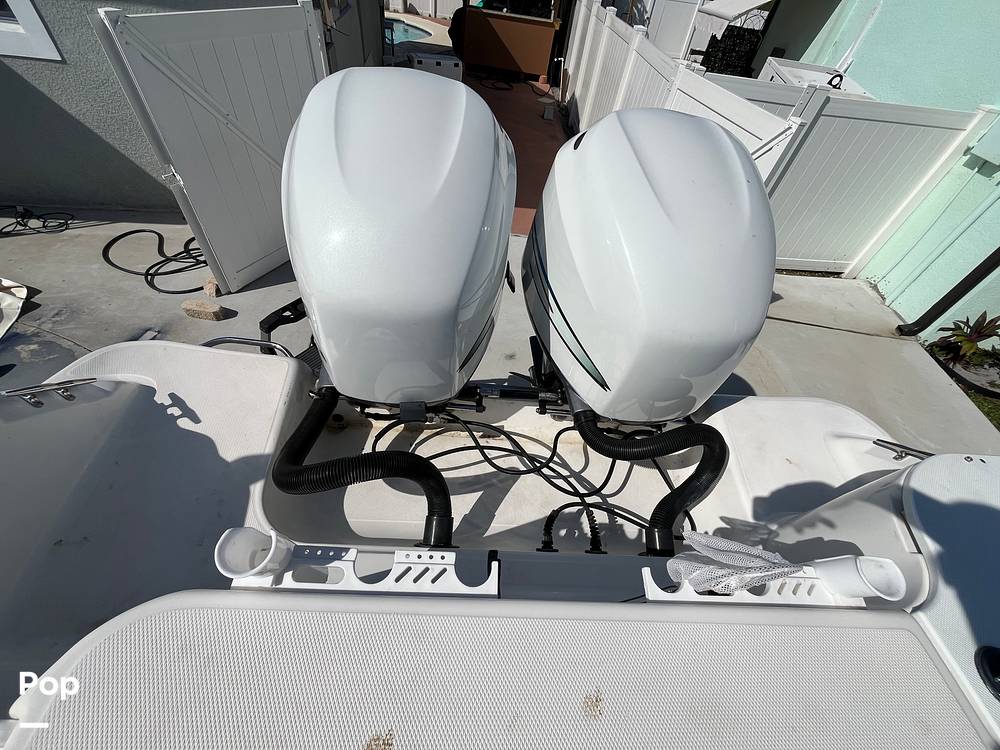 Slide: The Image of Wellcraft Fisherman 250 2004 - 15878621