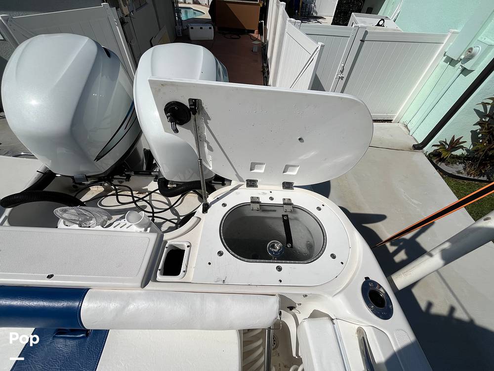 Slide: The Image of Wellcraft Fisherman 250 2004 - 15878622