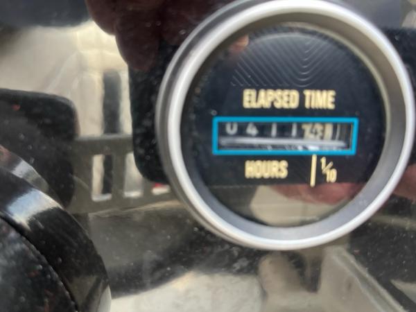 Slide: The Image of Elapsed time gauge on a 1987 Wellcraft Nova Spyder 26 boat. - 17