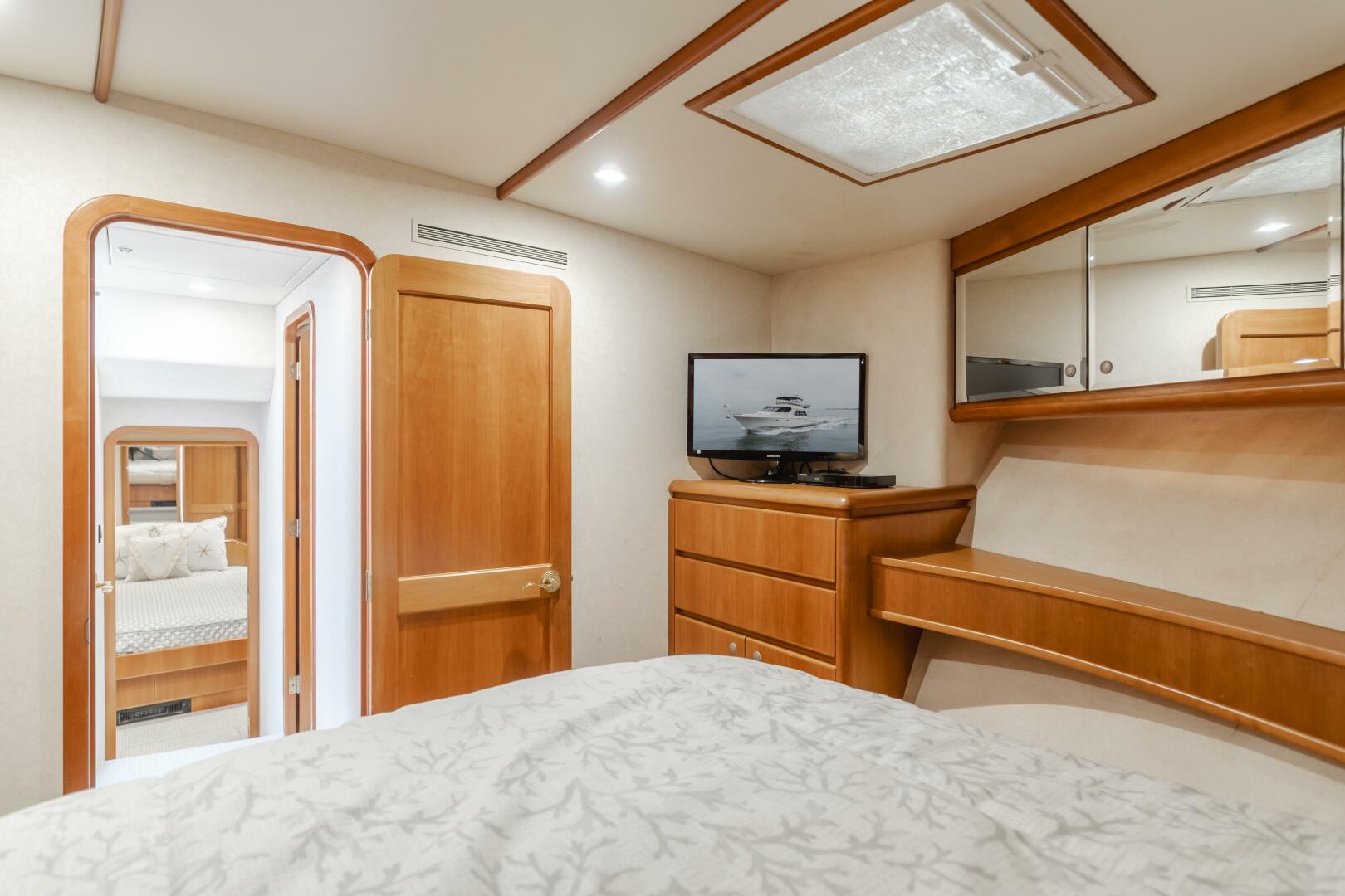 Slide: The Image of 2001 58 West Bay Pilothouse 'Islandon' - Stateroom 2 - 4403480